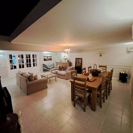 Alojamento de Acomodação e Pequeno-almoço Maisondereves *